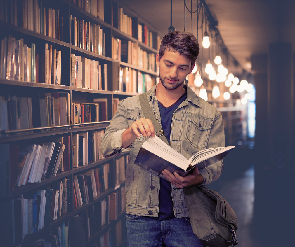 college-student-4369850_1920_B